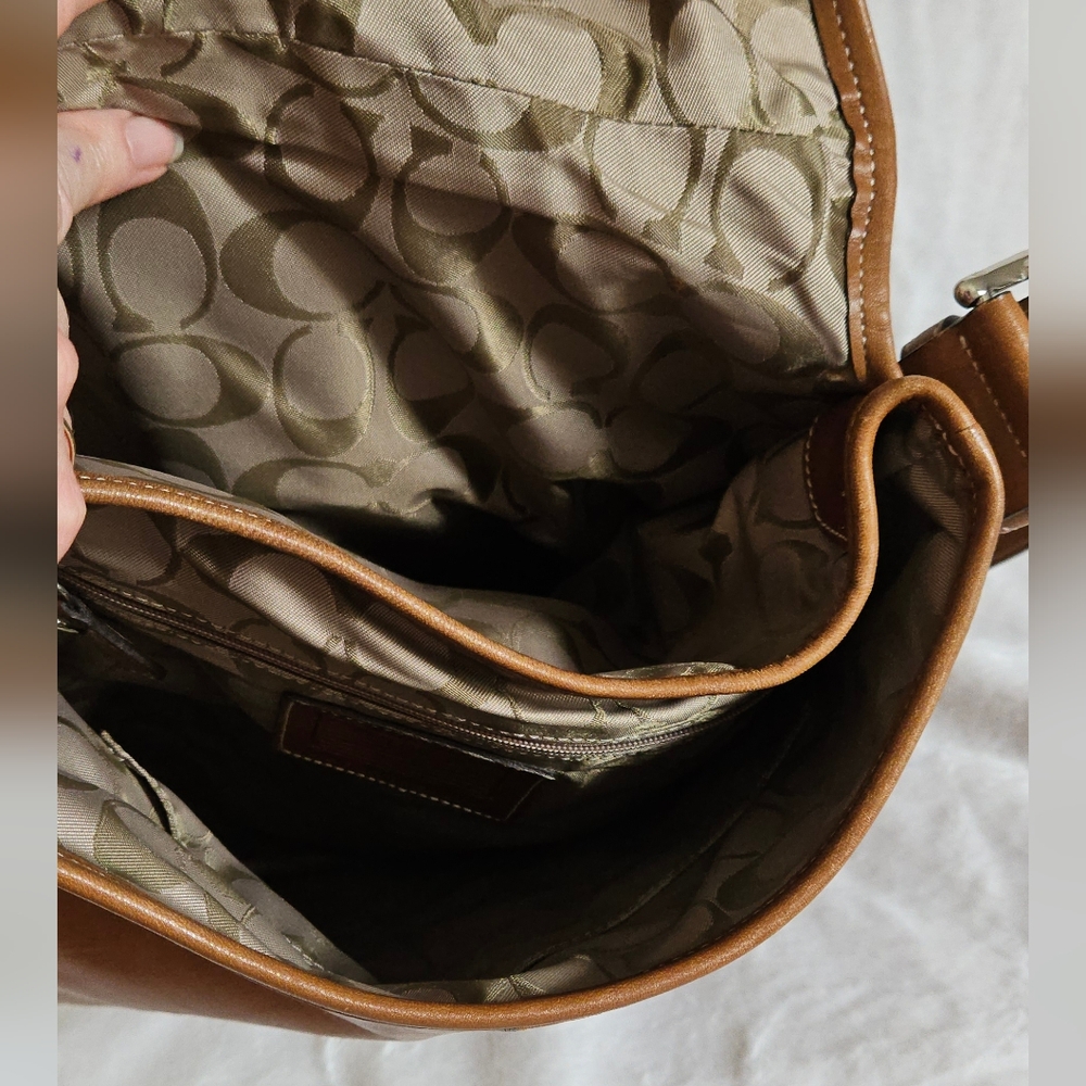 Coach Vintage Soho/Hobo Crossbody Bucket Bag. #G3S-9481 - Picture 7 of 12